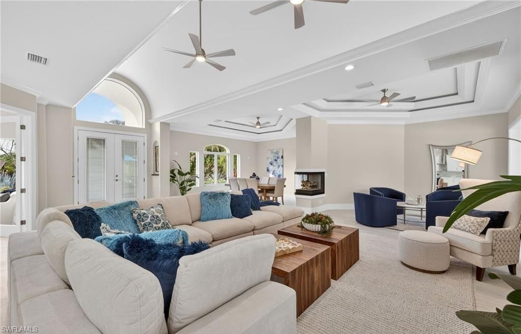 6461 Livingston Woods Ln, Naples, FL 34109 Photo