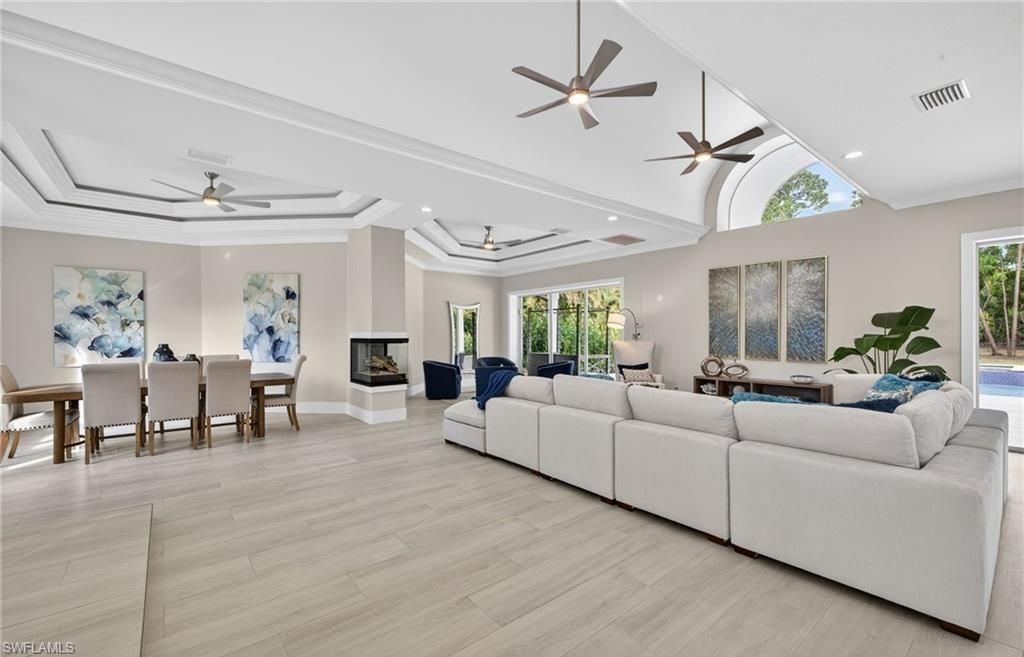 6461 Livingston Woods Ln, Naples, FL 34109 Photo