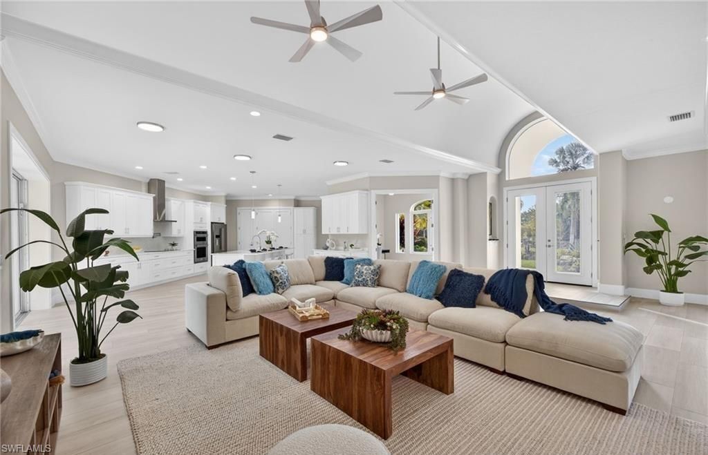 6461 Livingston Woods Ln, Naples, FL 34109 Photo