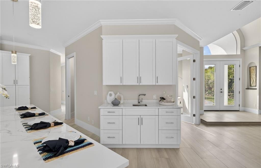 6461 Livingston Woods Ln, Naples, FL 34109 Photo