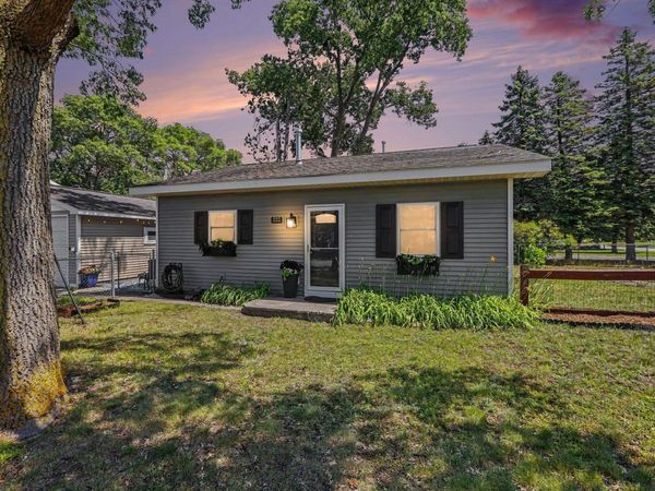 552 15th Street W, Traverse City, MI 49684