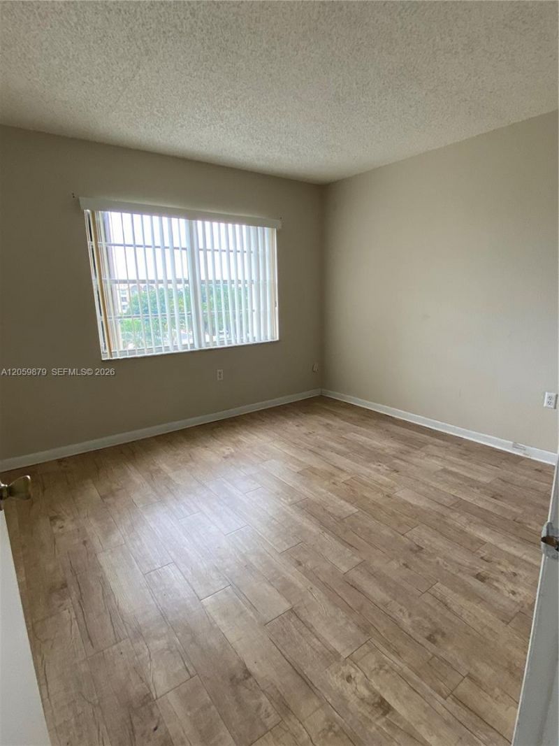 9350 Fontainebleau Blvd, Unit 602, Miami, FL 33172 Photo