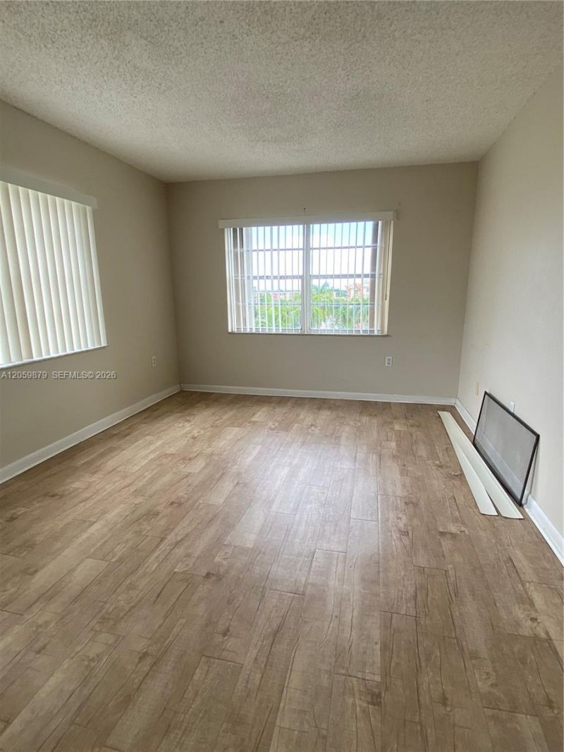 9350 Fontainebleau Blvd, Unit 602, Miami, FL 33172 Photo