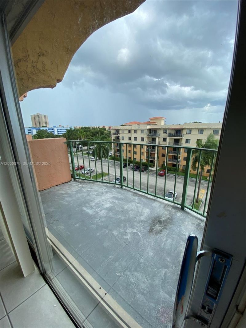 9350 Fontainebleau Blvd, Unit 602, Miami, FL 33172 Photo