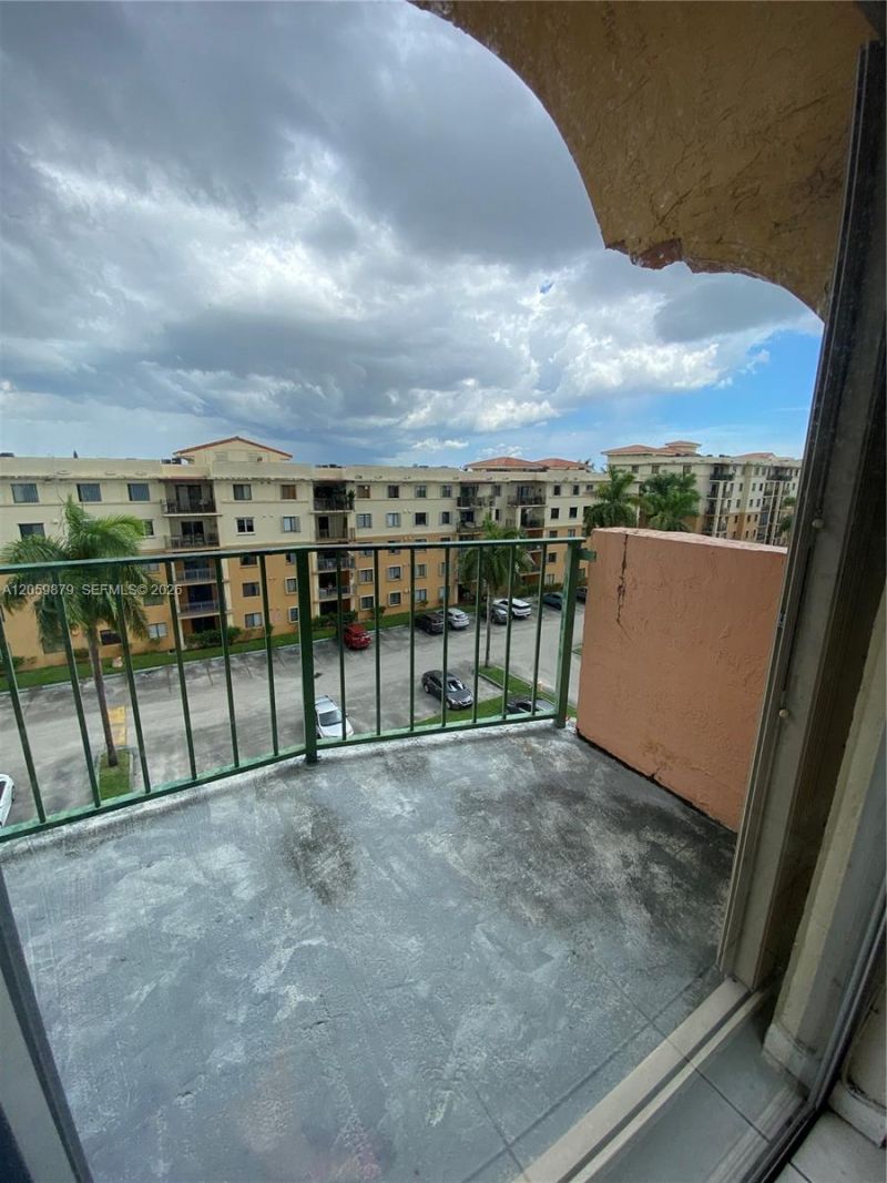 9350 Fontainebleau Blvd, Unit 602, Miami, FL 33172 Photo