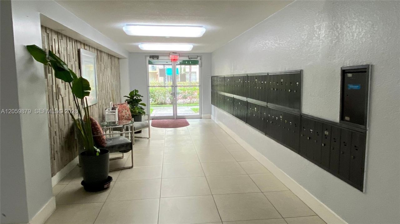 9350 Fontainebleau Blvd, Unit 602, Miami, FL 33172 Photo