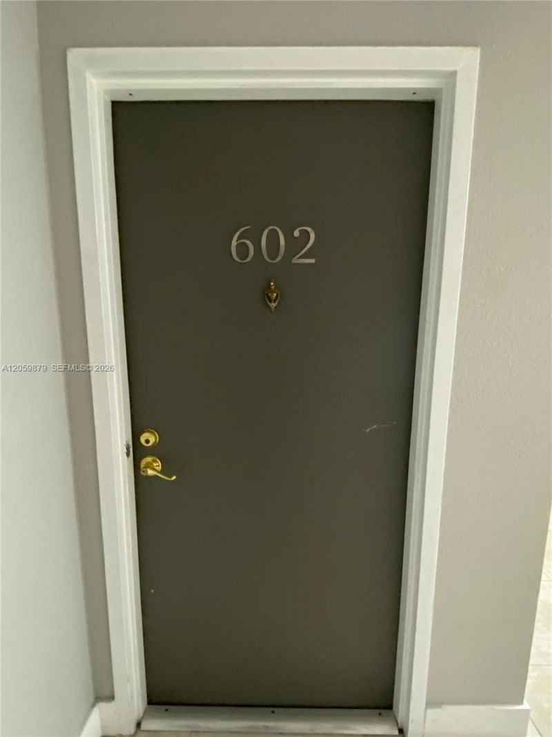 9350 Fontainebleau Blvd, Unit 602, Miami, FL 33172 Photo