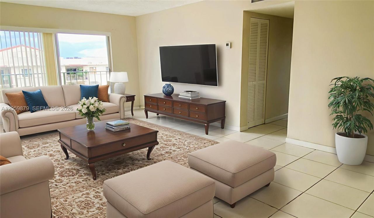 9350 Fontainebleau Blvd, Unit 602, Miami, FL 33172 Photo