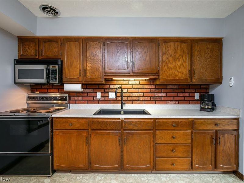 4319 Ridge Road , Cortland, OH 44410 Photo 13