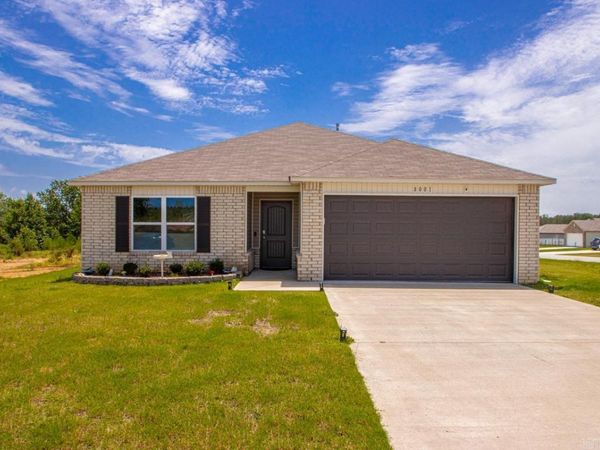 8001 White Spruce Trail, Bauxite, AR 72011
