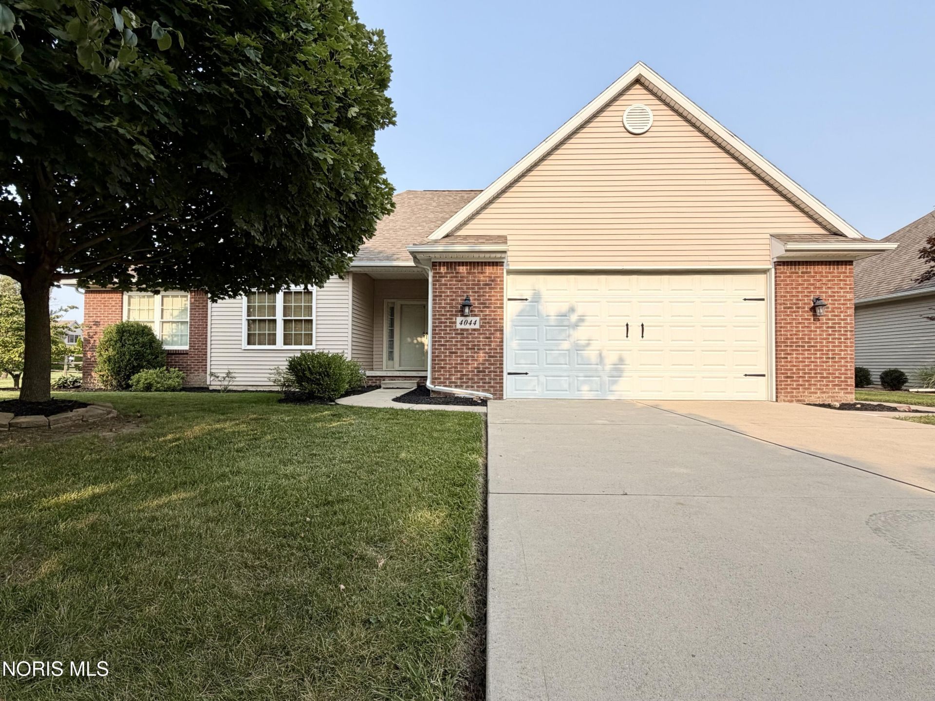 4044 Edge View Drive, Oregon, OH 43616 Main Photo