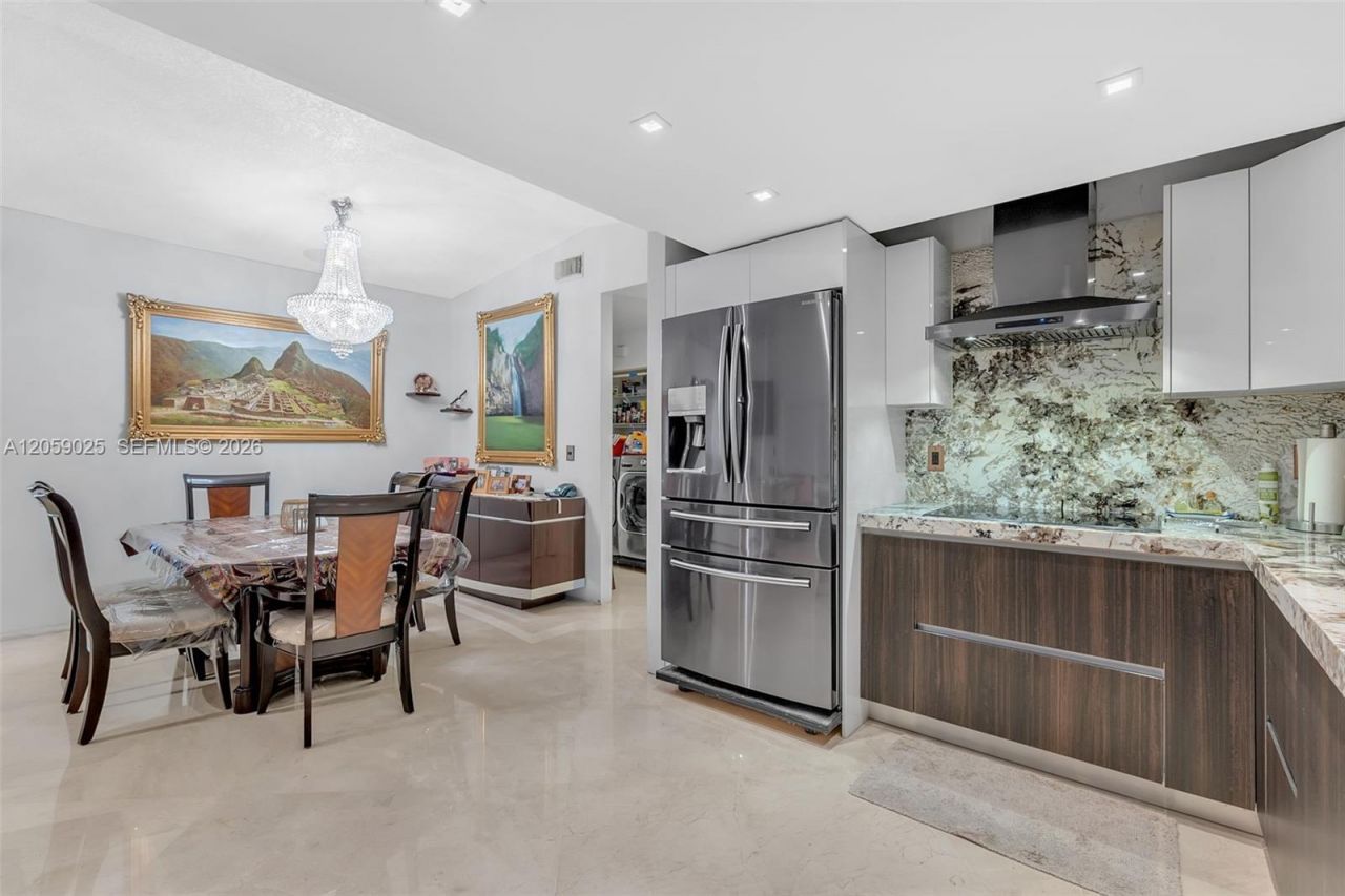 9981 NW 129th Ter, Hialeah Gardens, FL 33018 Photo