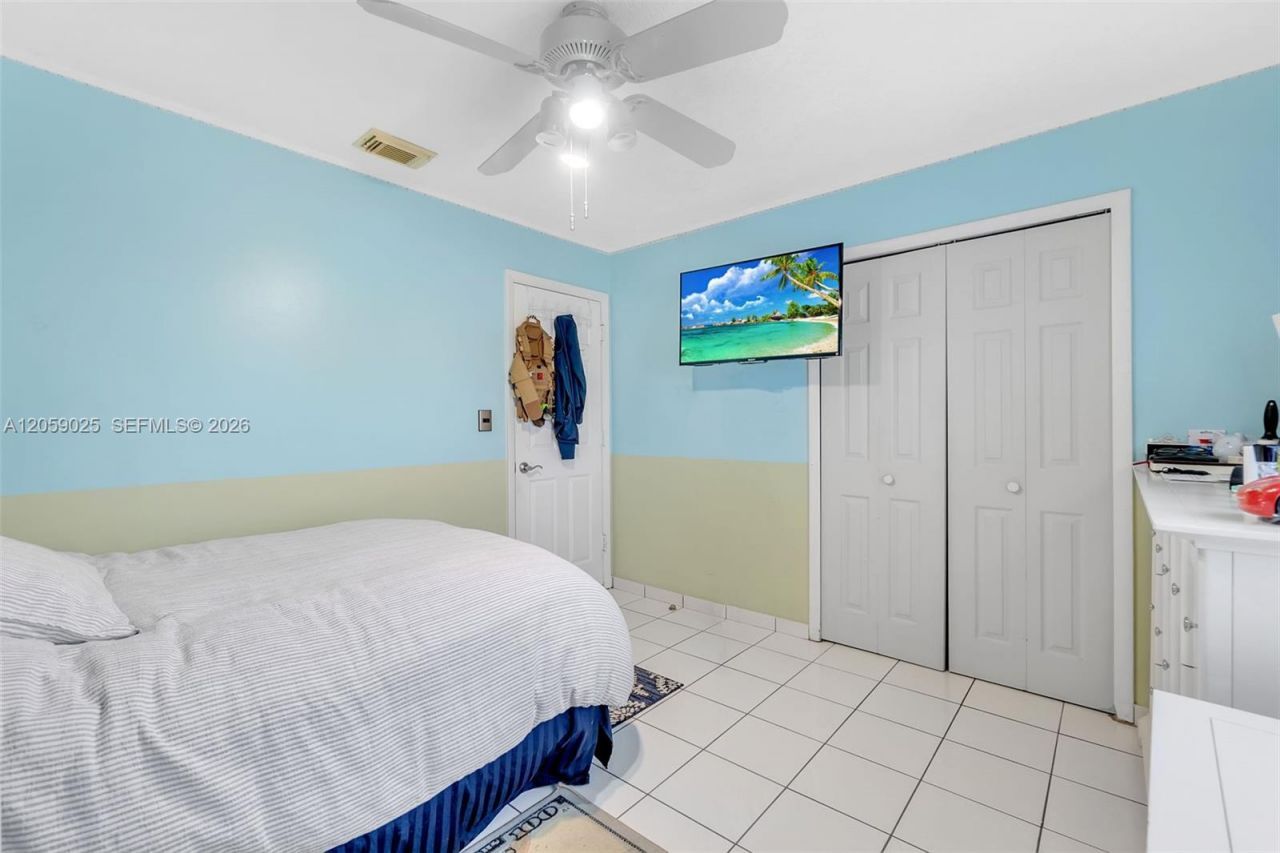 9981 NW 129th Ter, Hialeah Gardens, FL 33018 Photo
