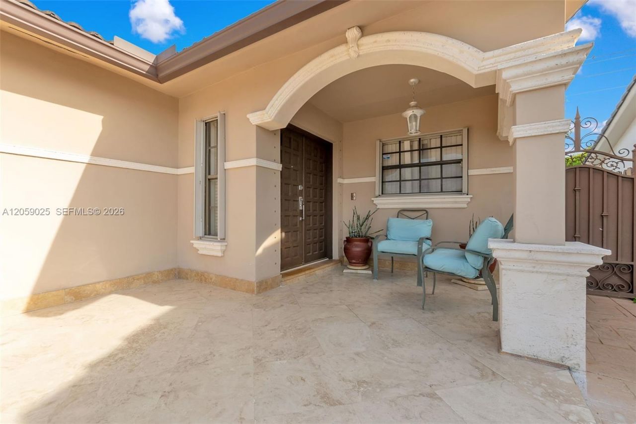 9981 NW 129th Ter, Hialeah Gardens, FL 33018 Photo