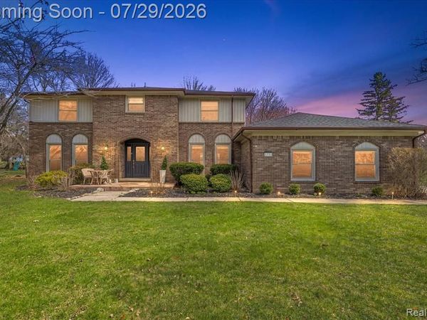 1732 Kilburn Road N, Rochester Hills, MI 48306