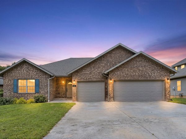 831 N Grapevine Road, Springfield, MO 65802