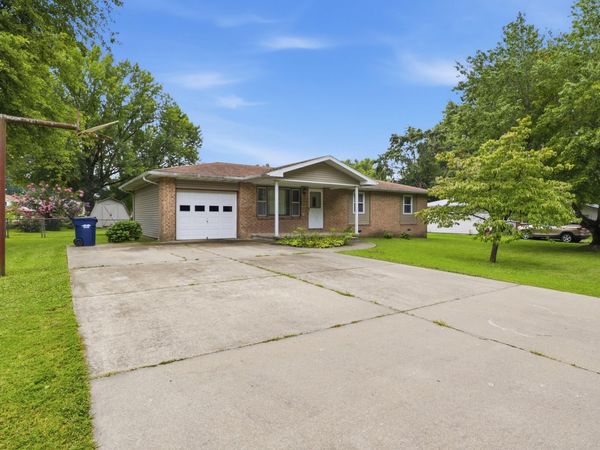 414 W Cooper Street , Buffalo, MO 65622