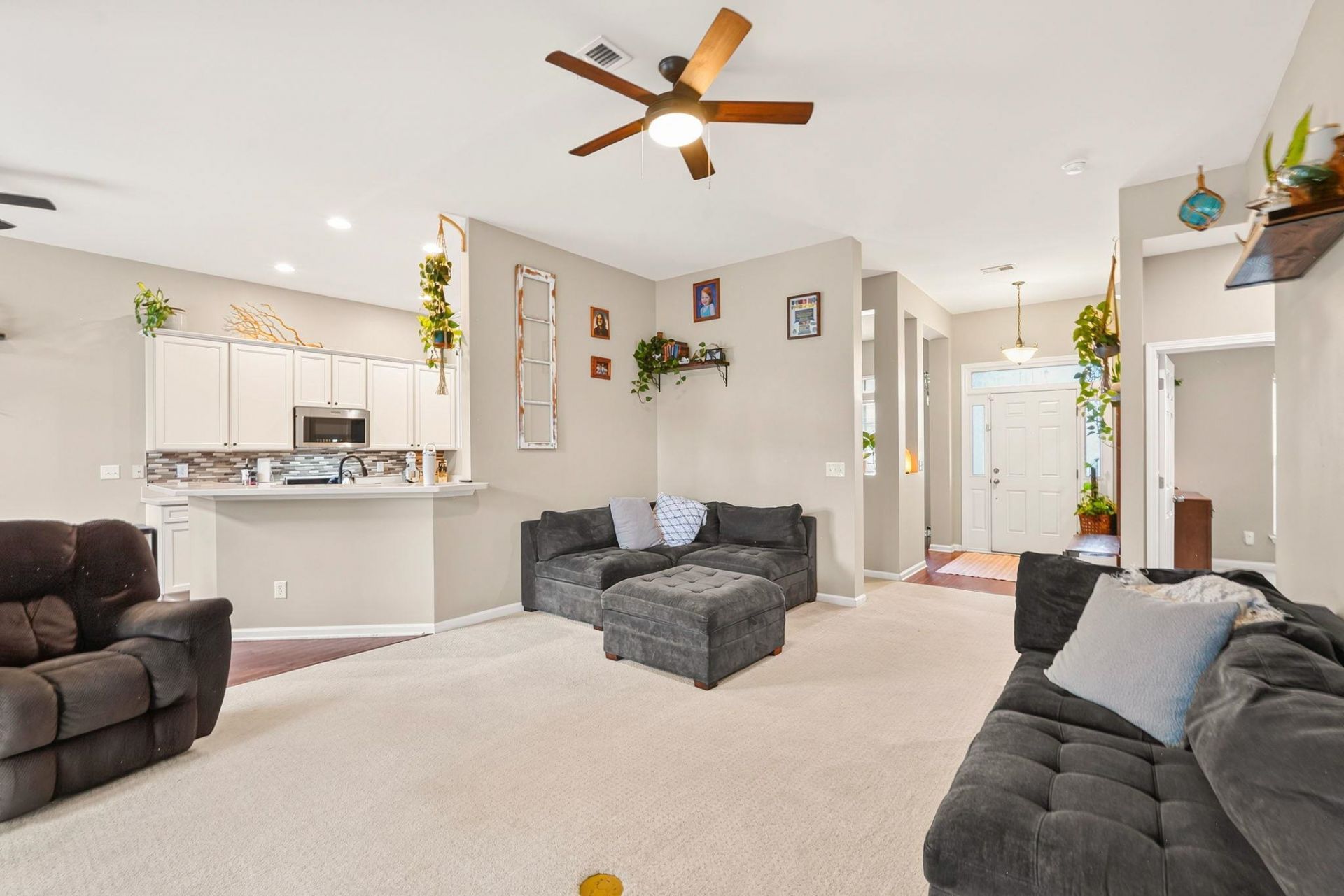 348 Esher Ct. Photo 13