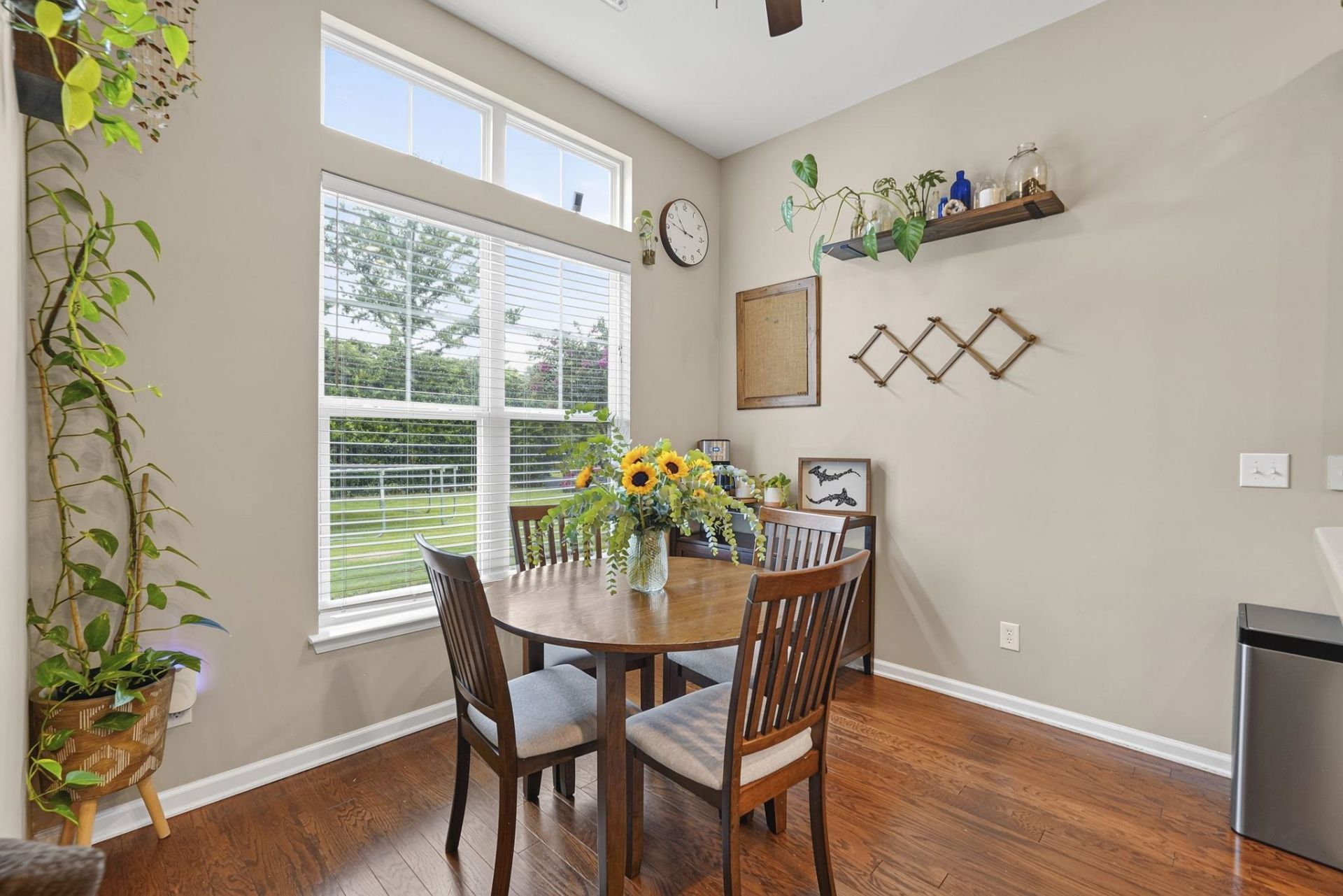 348 Esher Ct.  Photo 14
