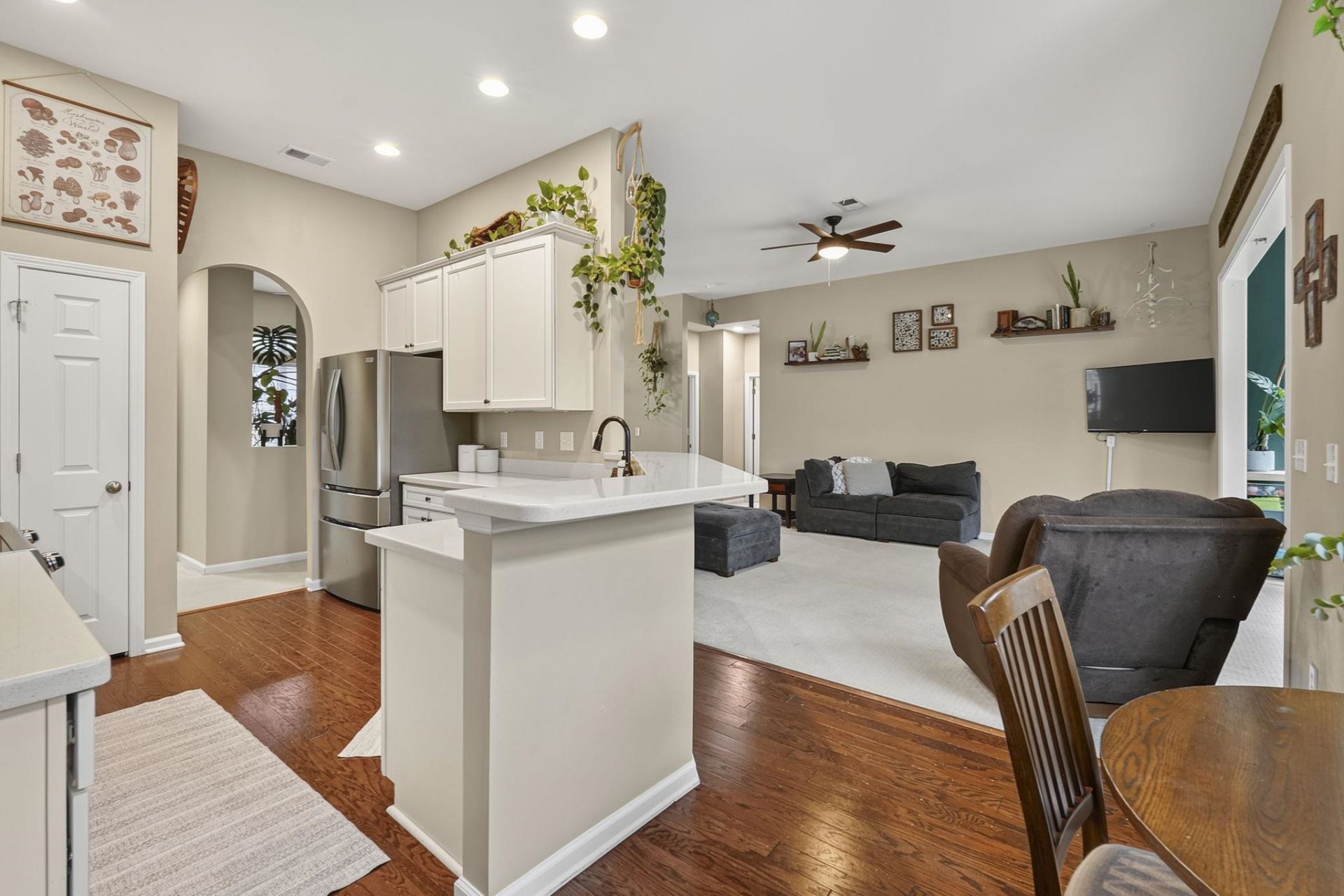 348 Esher Ct.  Photo 16