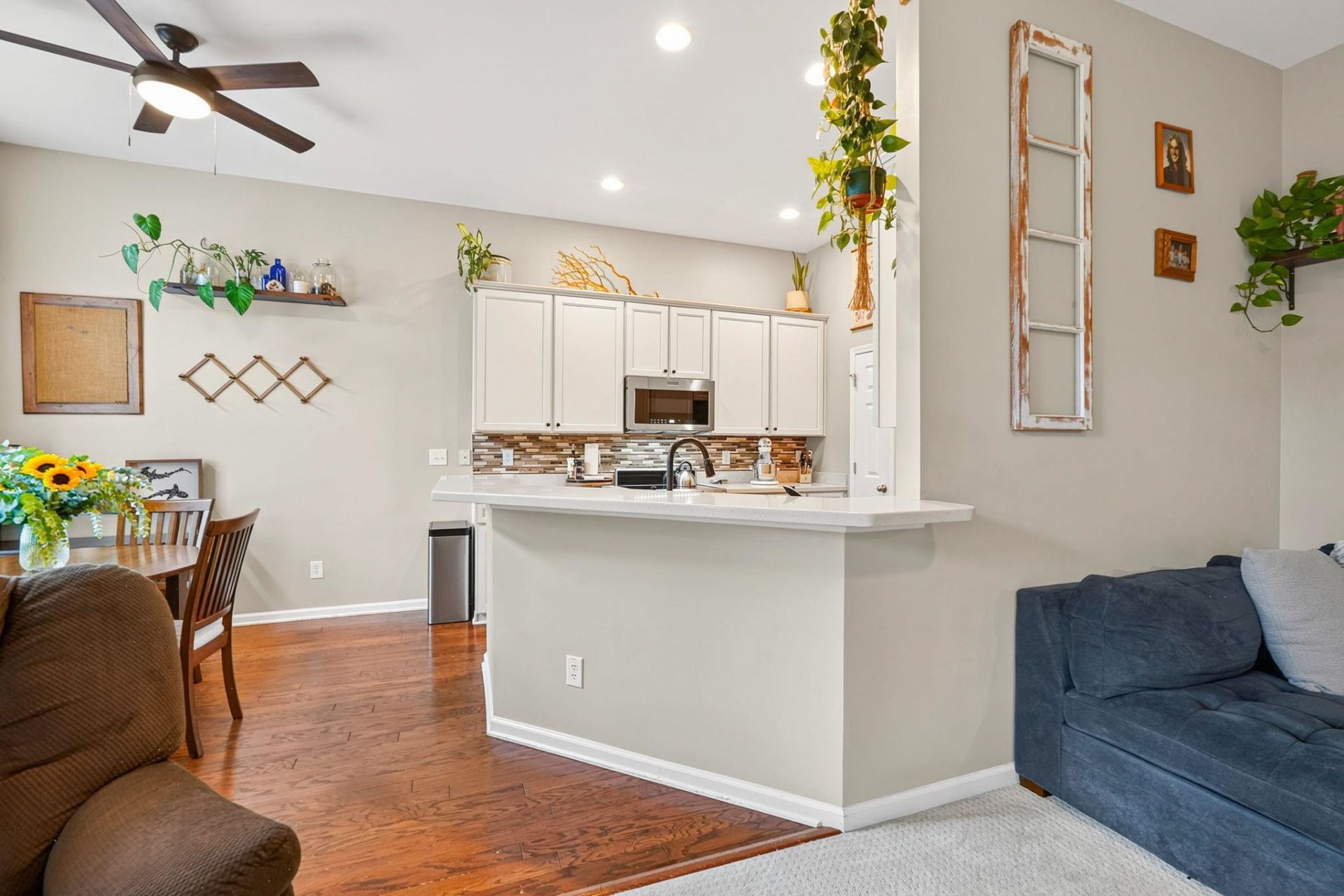 348 Esher Ct. Photo 16