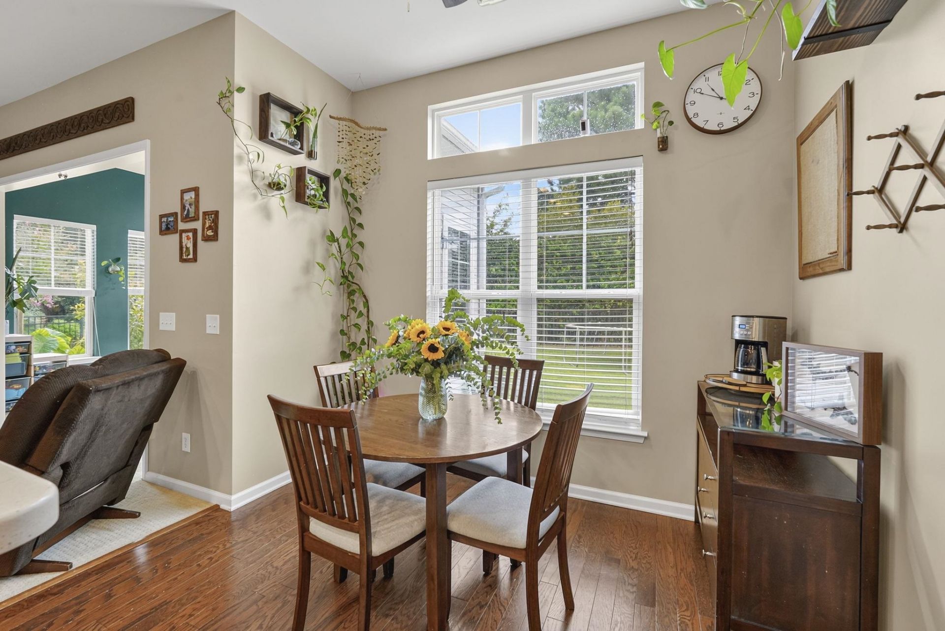 348 Esher Ct.  Photo 21