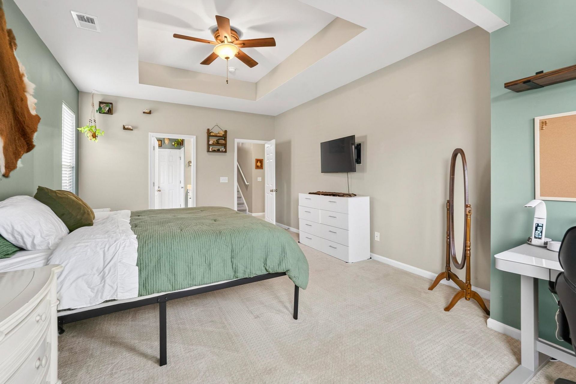 348 Esher Ct. Photo 27