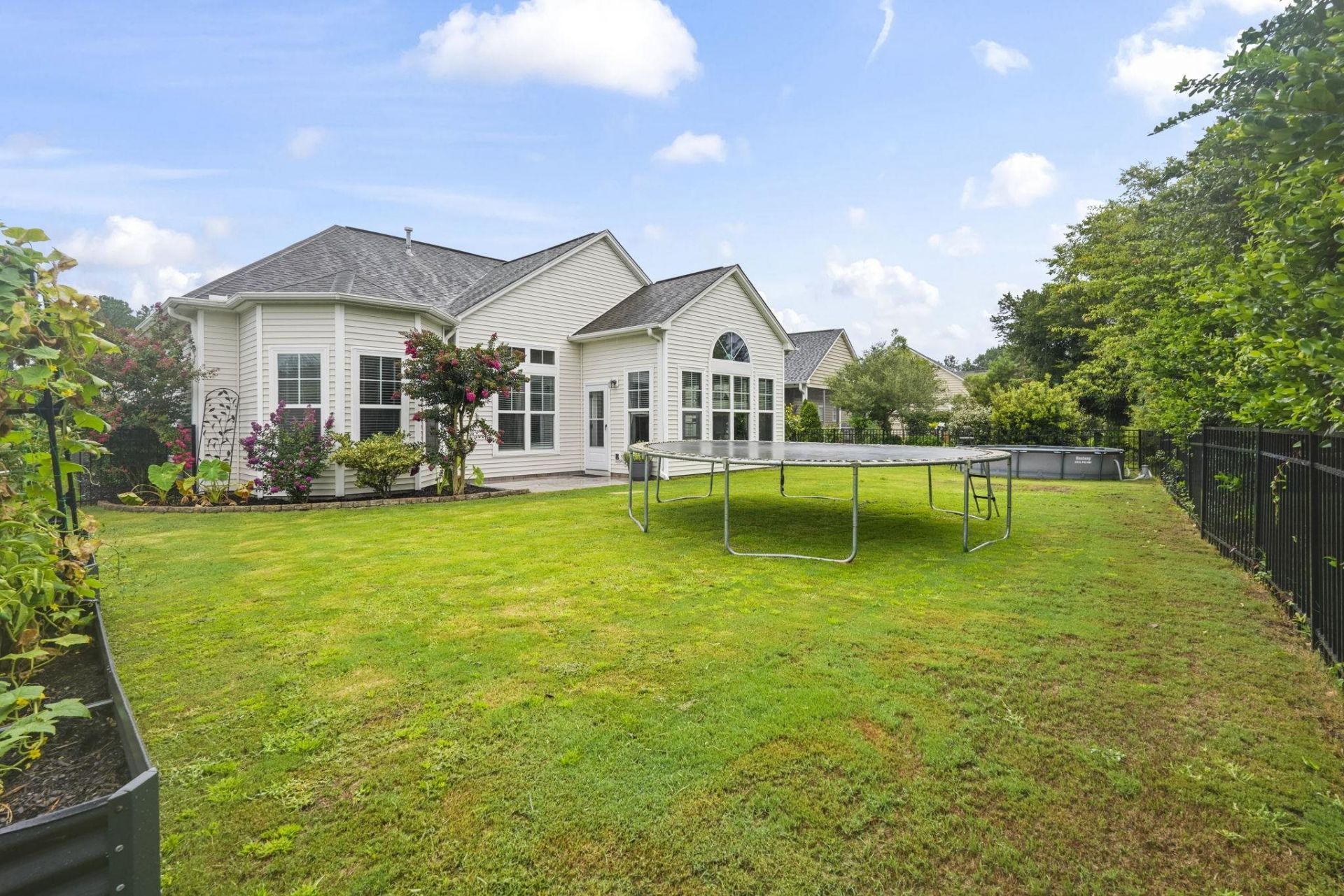 348 Esher Ct. Photo 4