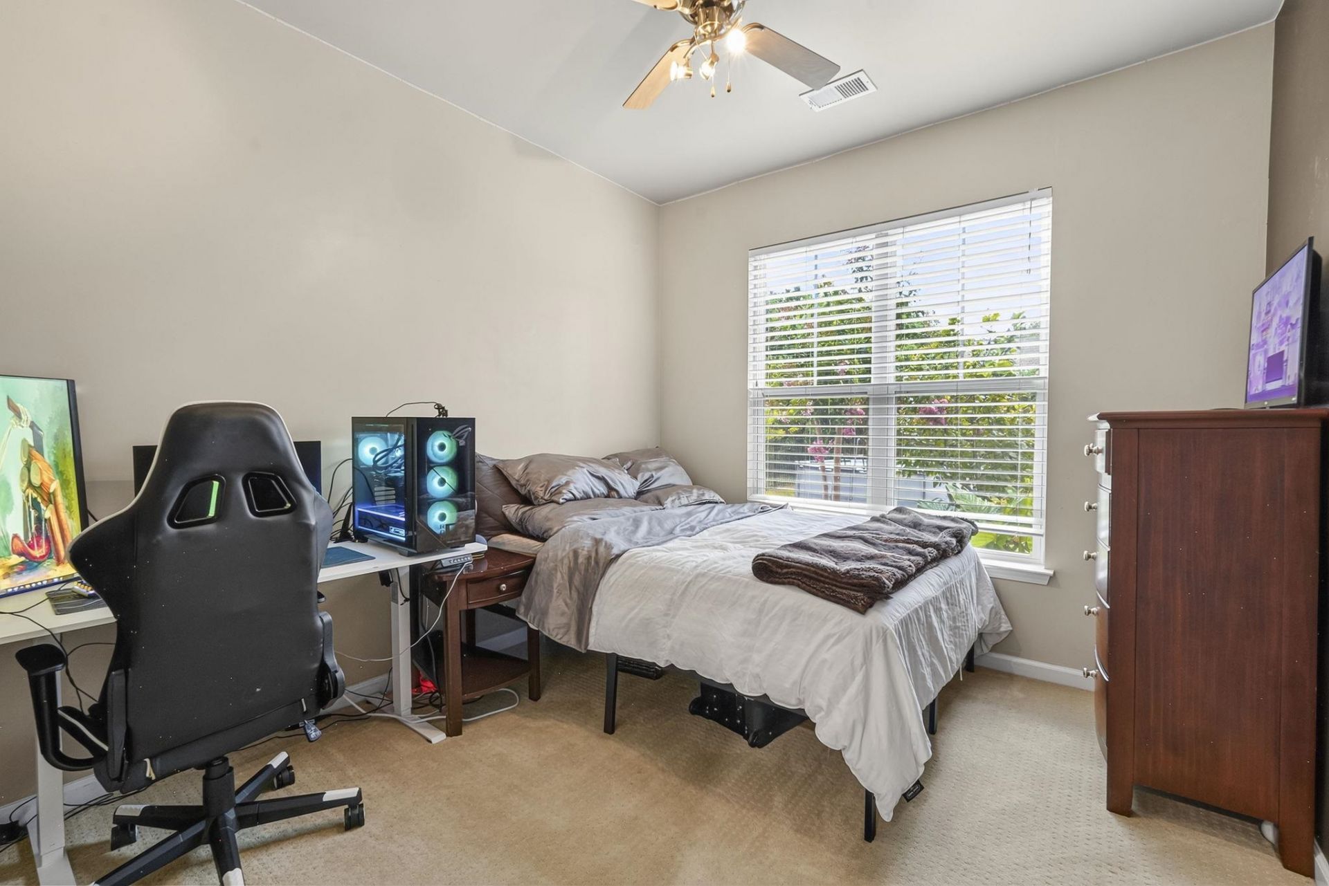 348 Esher Ct.  Photo 7
