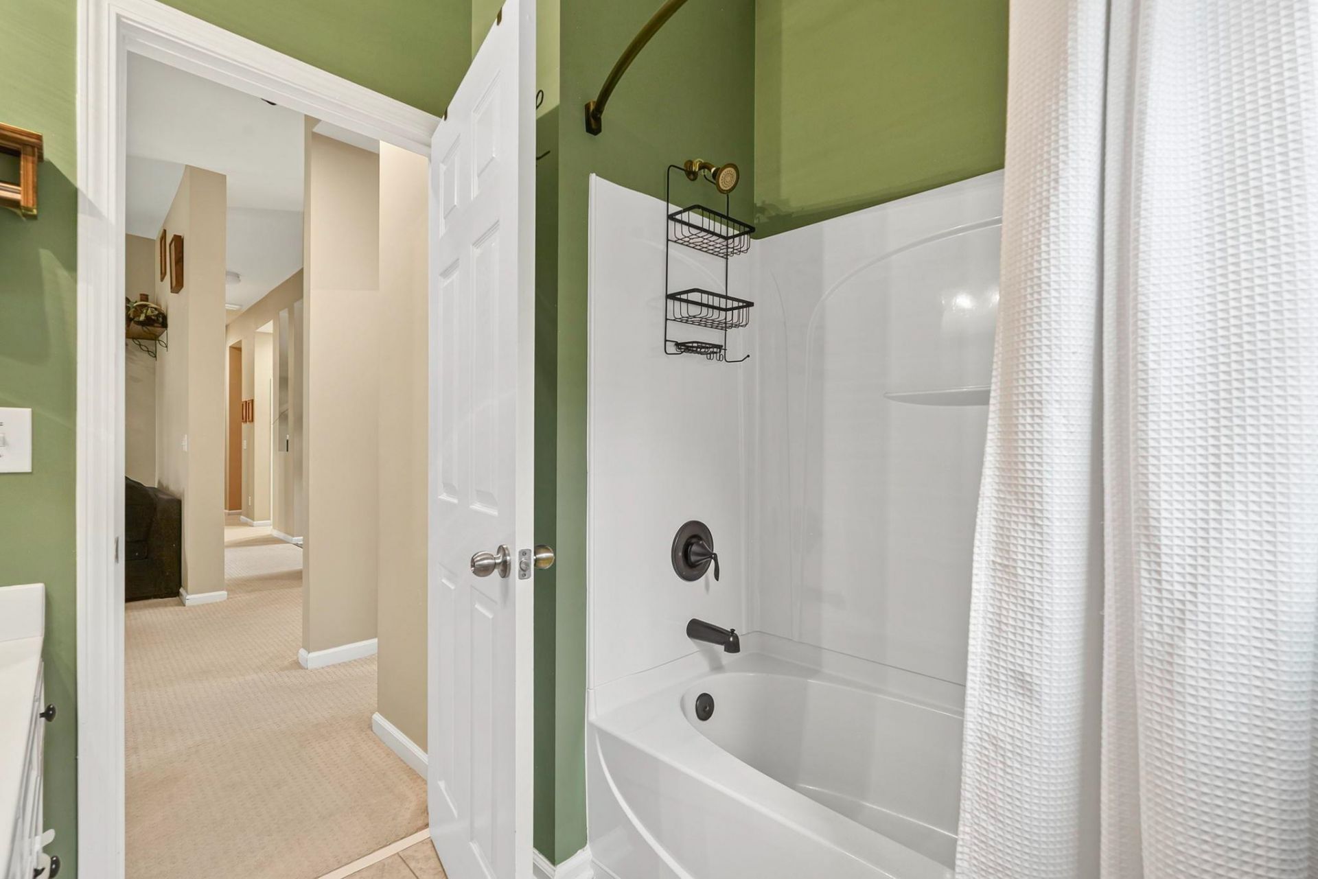 348 Esher Ct. Photo 7