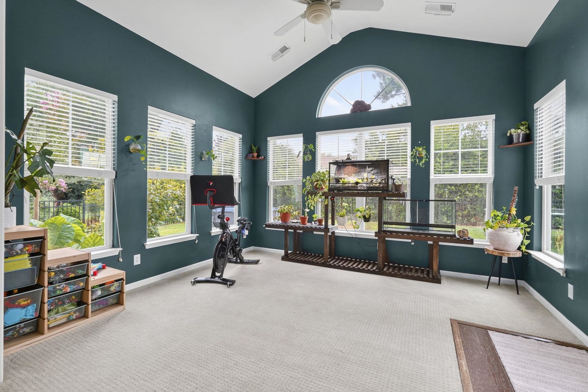 348 Esher Ct.  Photo 8