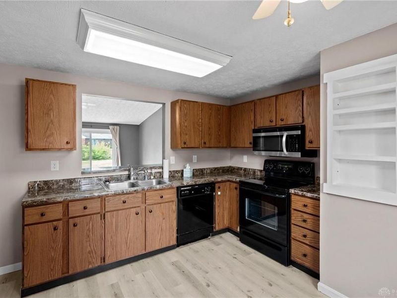 6110 Moss Hill Court, Huber Heights, OH 45424 Photo 10