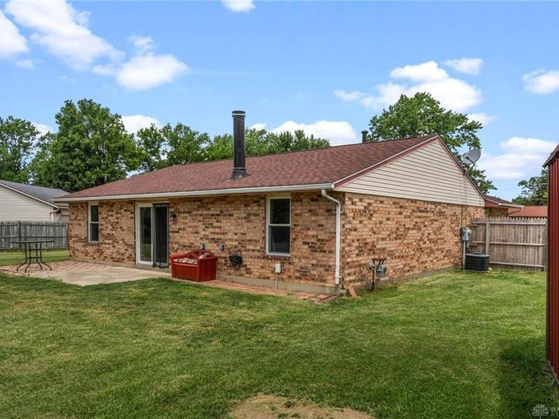 6110 Moss Hill Court, Huber Heights, OH 45424 Photo 3