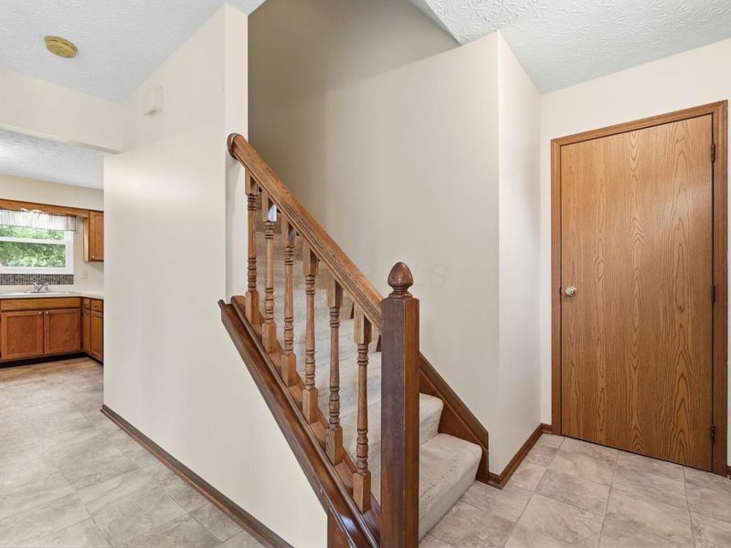 658 Lynnfield Drive, Westerville, OH 43081 Photo 14