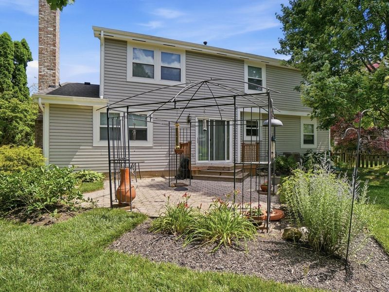 658 Lynnfield Drive, Westerville, OH 43081 Photo 2