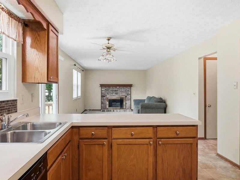 658 Lynnfield Drive, Westerville, OH 43081 Photo 9