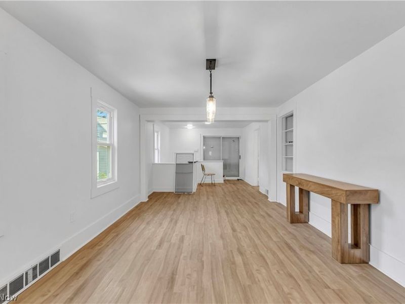 2233 E 93rd Street , Cleveland, OH 44106 Photo 9