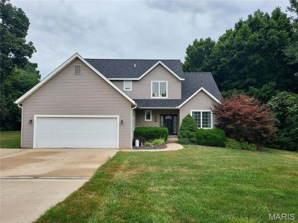 118 Quail Hollow Road , Greenville, IL 62246