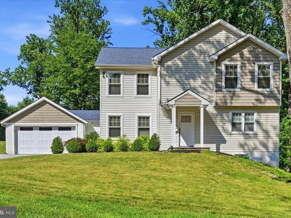 17 LIZBETH LANE , BERWYN, PA 19312