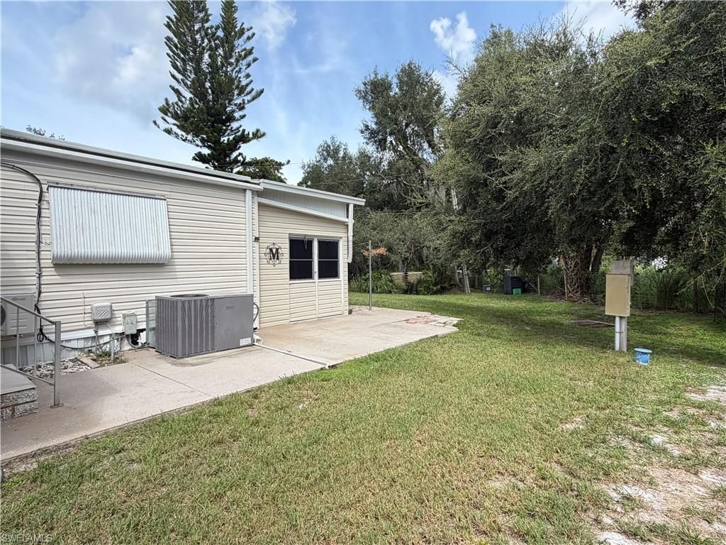 250 Santa Fe Trl, North Fort Myers, FL 33917 Photo