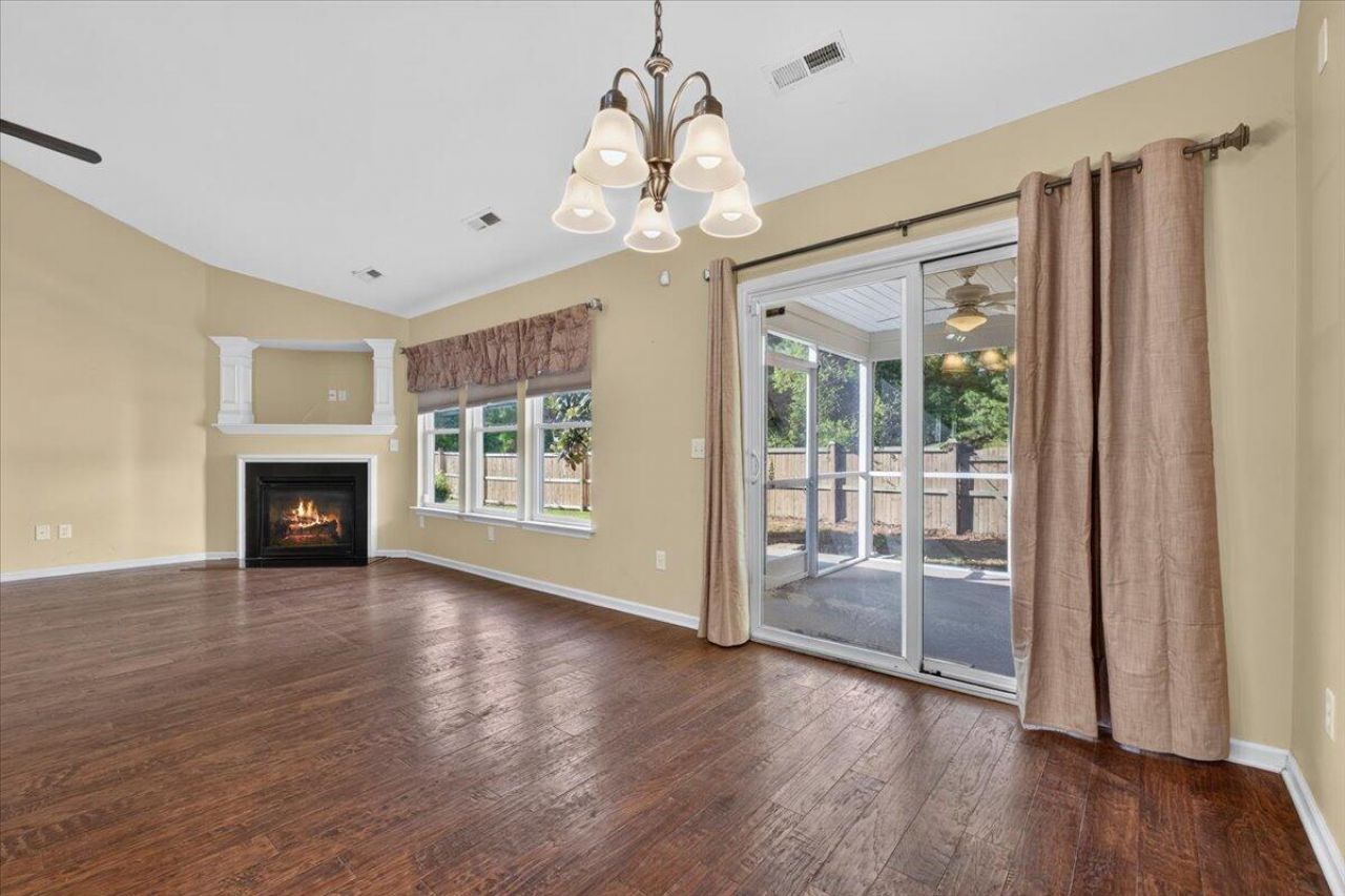 607 Wynfield Forest Drive Photo 8