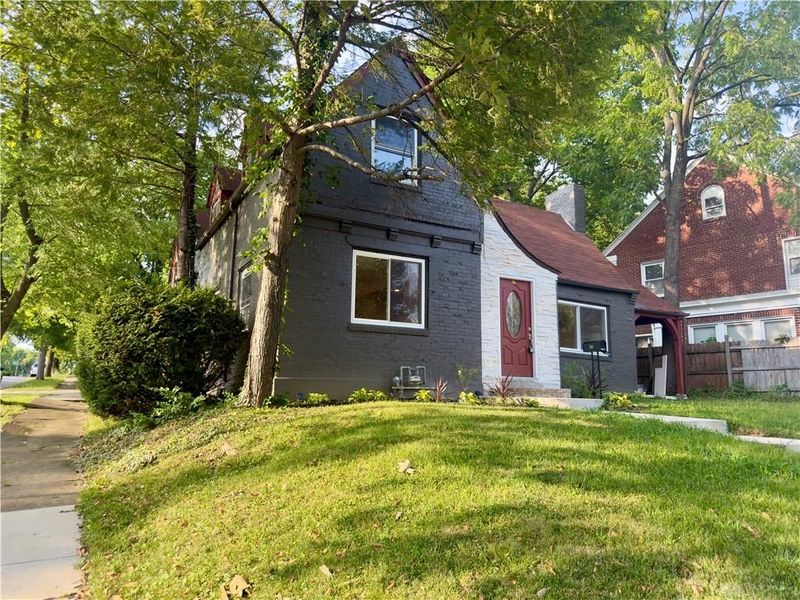 39 Vassar Drive, Dayton, OH 45406 Photo 1