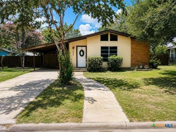206 Bohman Street , Cuero, TX 77954