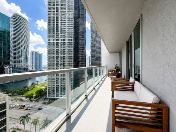500 Brickell Ave, Unit 1805, Miami, FL 33131