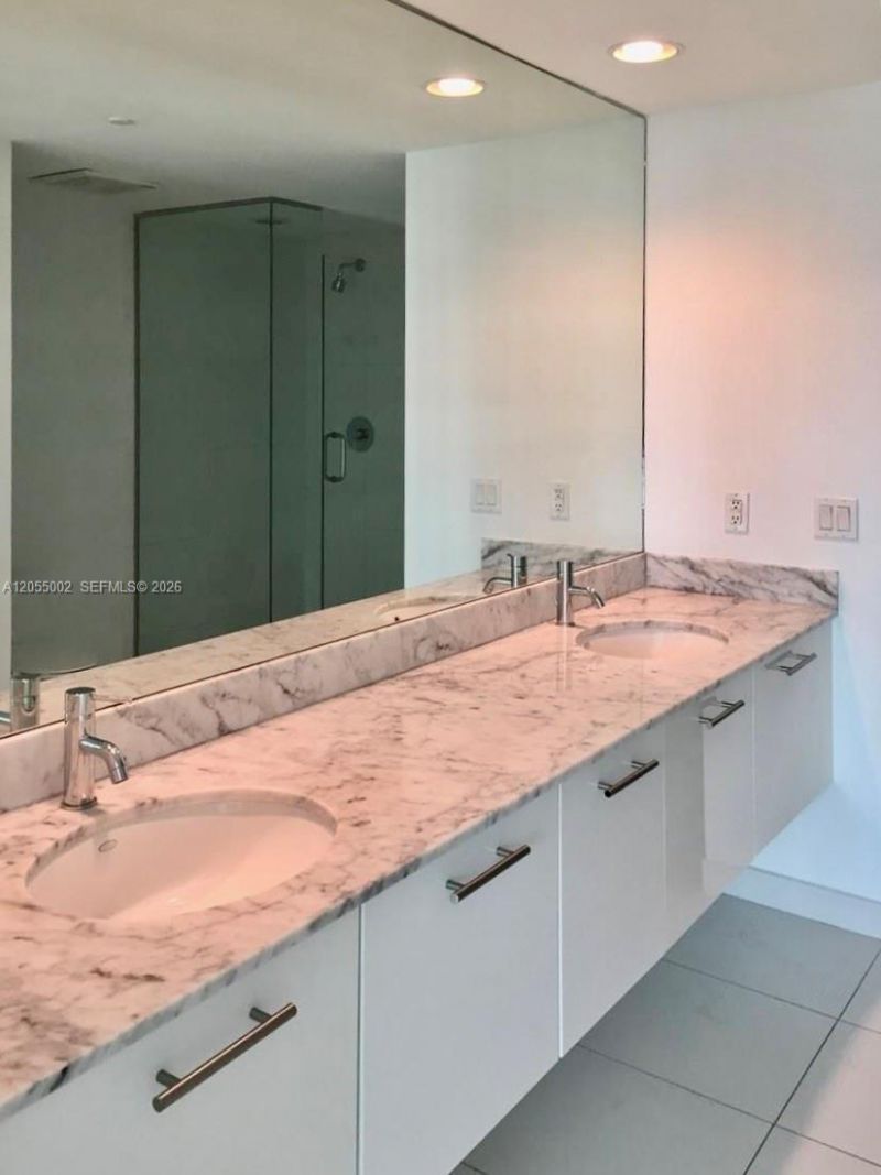 500 Brickell Ave, Unit 1805, Miami, FL 33131 Photo