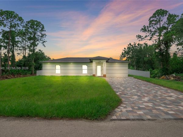 718 Frontenac , FL 33974