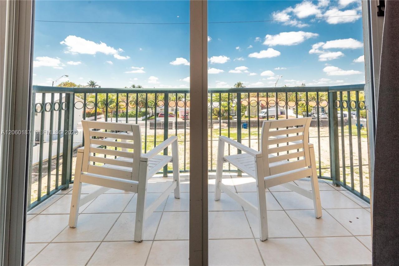 8888 Collins Ave , Unit 212, Surfside, FL 33154 Photo