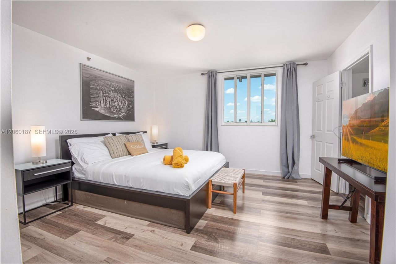 8888 Collins Ave , Unit 212, Surfside, FL 33154 Photo