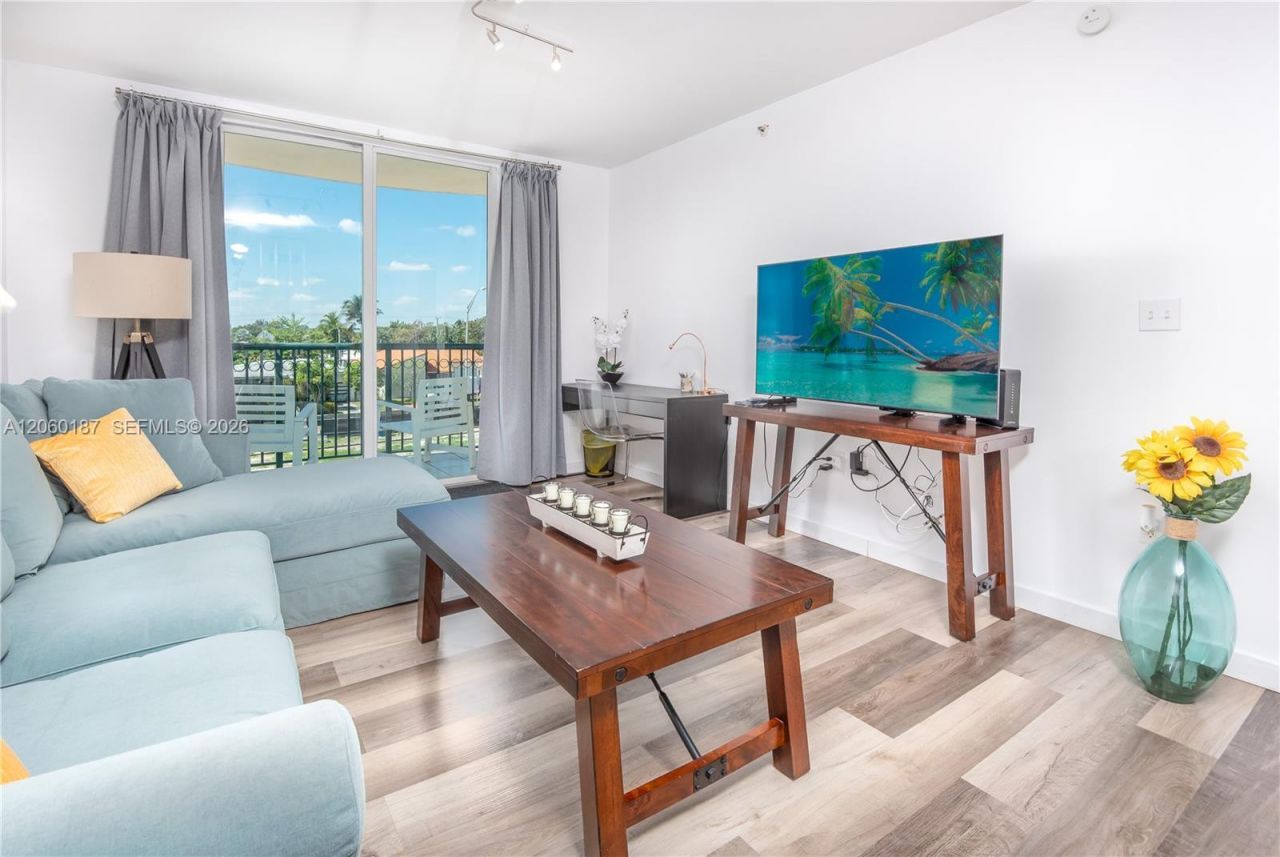 8888 Collins Ave , Unit 212, Surfside, FL 33154 Photo