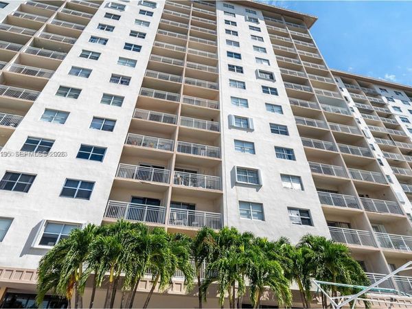 400 Kings Point Dr , Unit 320, Sunny Isles Beach, FL 33160